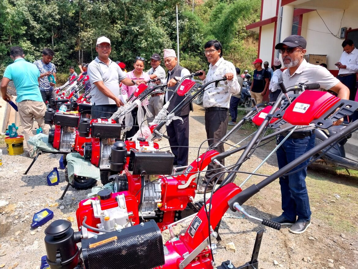 म्याग्दे गापाको अनुदानमा हाते टयाक्टर