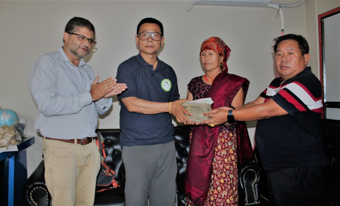 हङकङ समाजको झण्डै चार लाख सहयोग