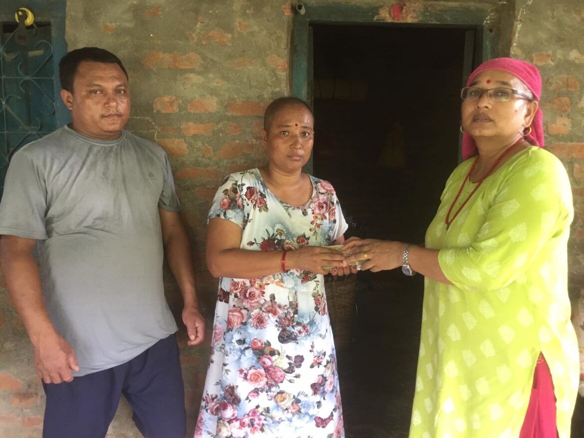 क्यान्सर पिडितको उपचारलाई सहयोग