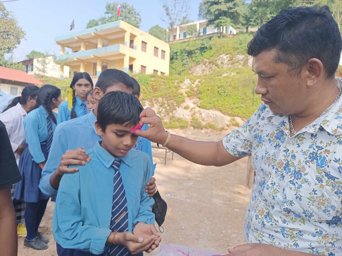 सिद्धेश्वरीमा दशैको शुभ कामना तथा कक्षा ११ लाई स्वागत 