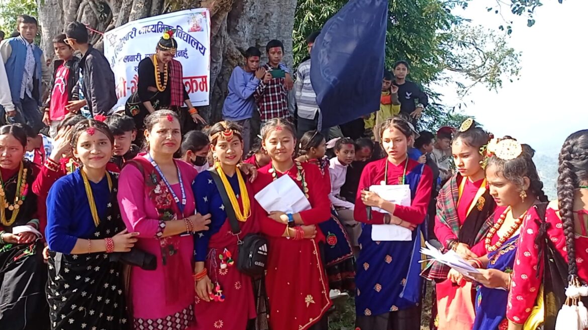 देउसी खेलेर सरस्वती मन्दिर