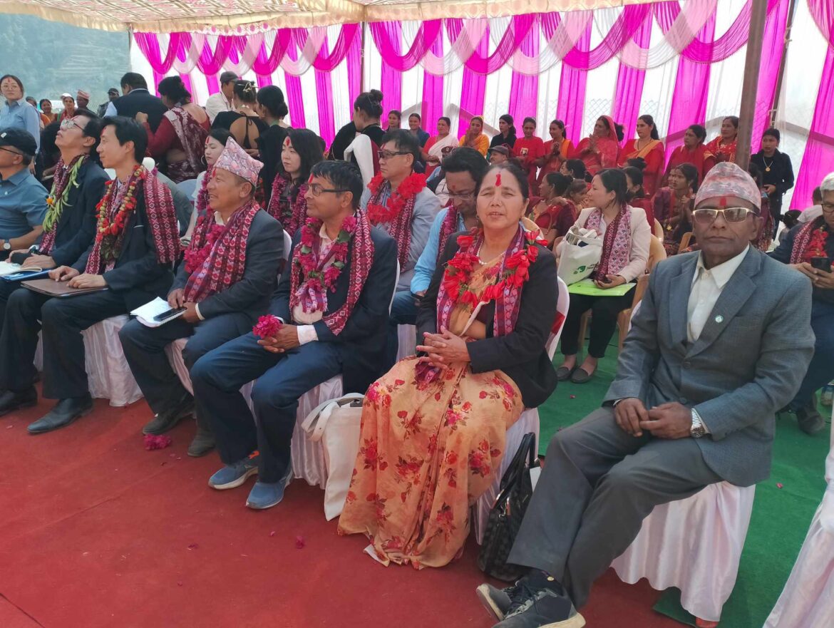 घिरिङका कृषकको साथमा कोईका