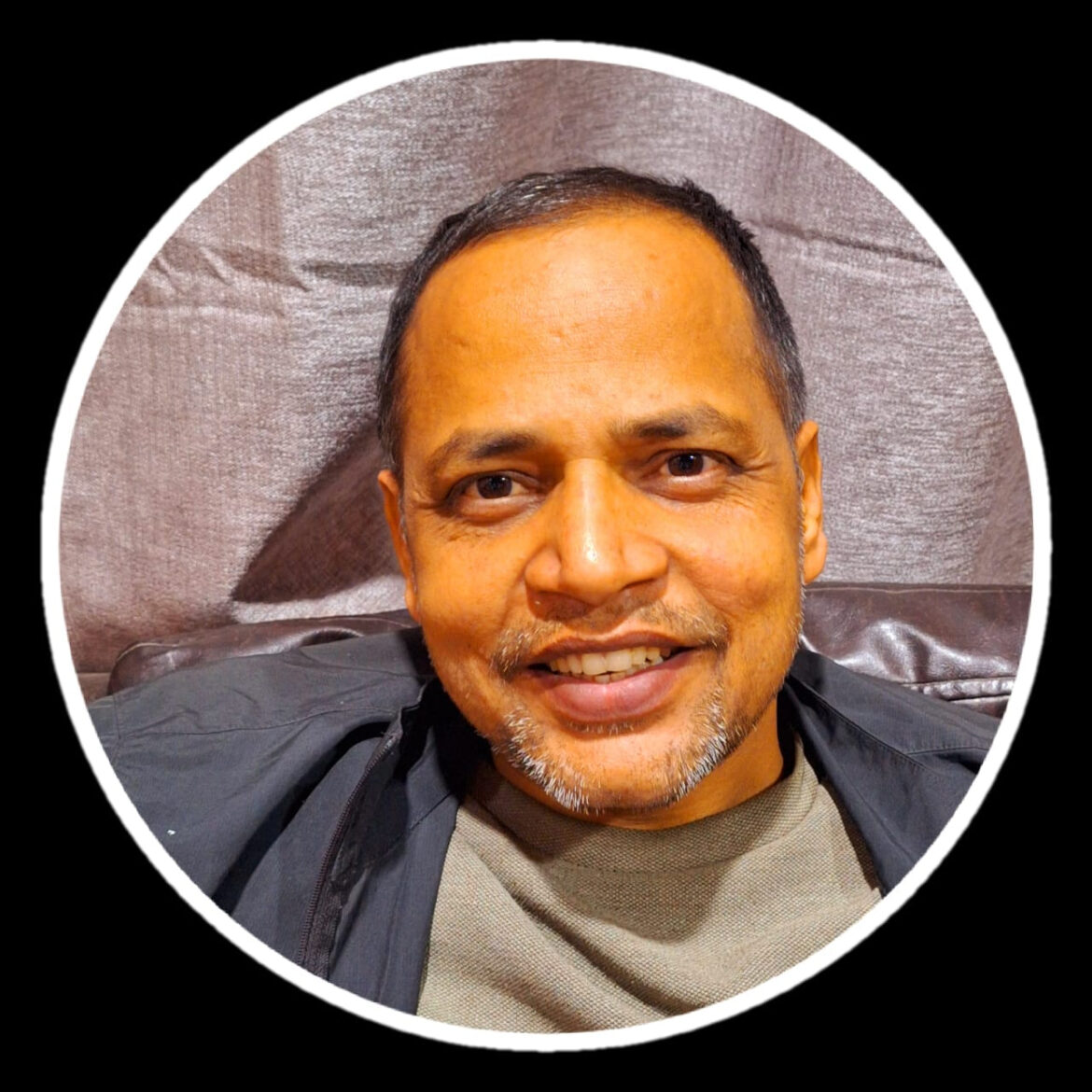 पत्रकार आचार्य पुरस्कृत हुने