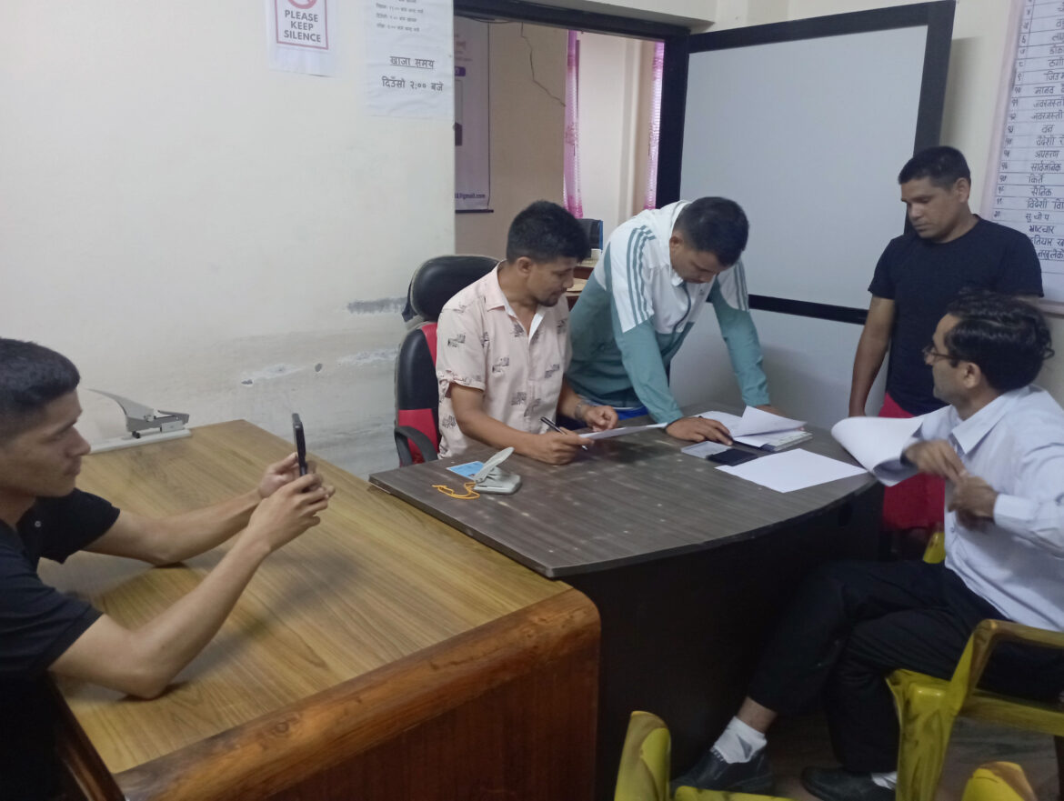 पत्रकारको रोहबरमा आरोपी थुना मुक्त