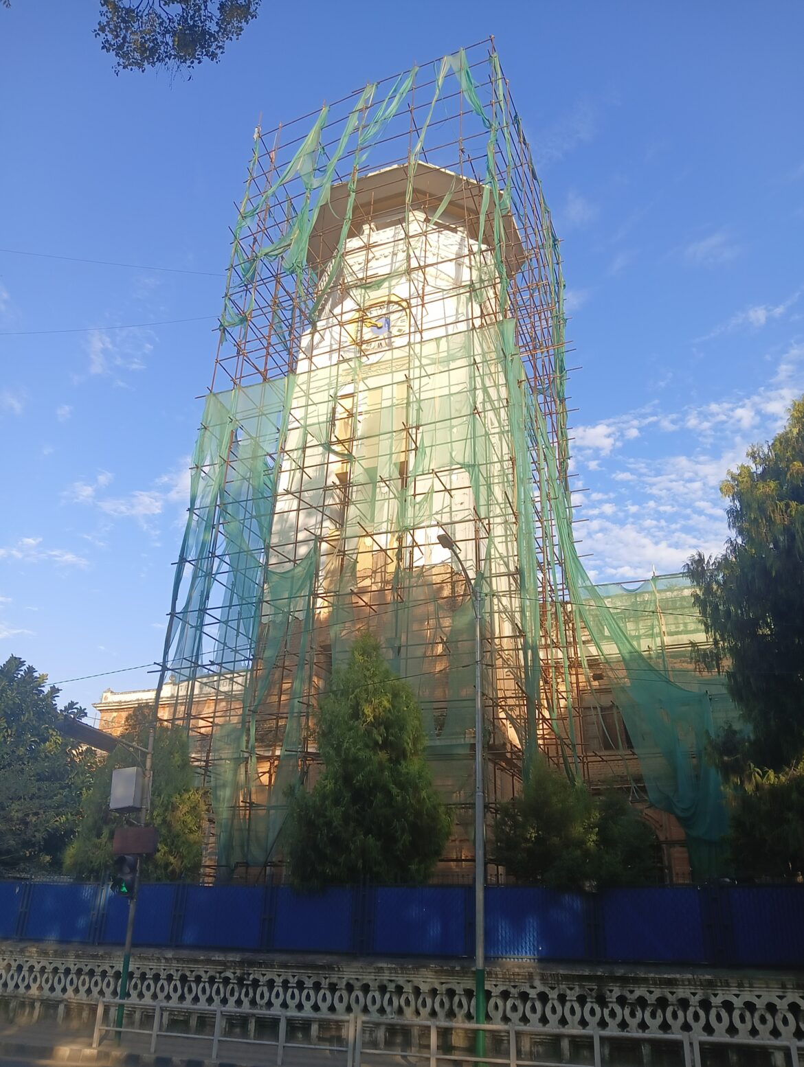 पुनःनिर्माणको क्रममा घण्टाघर