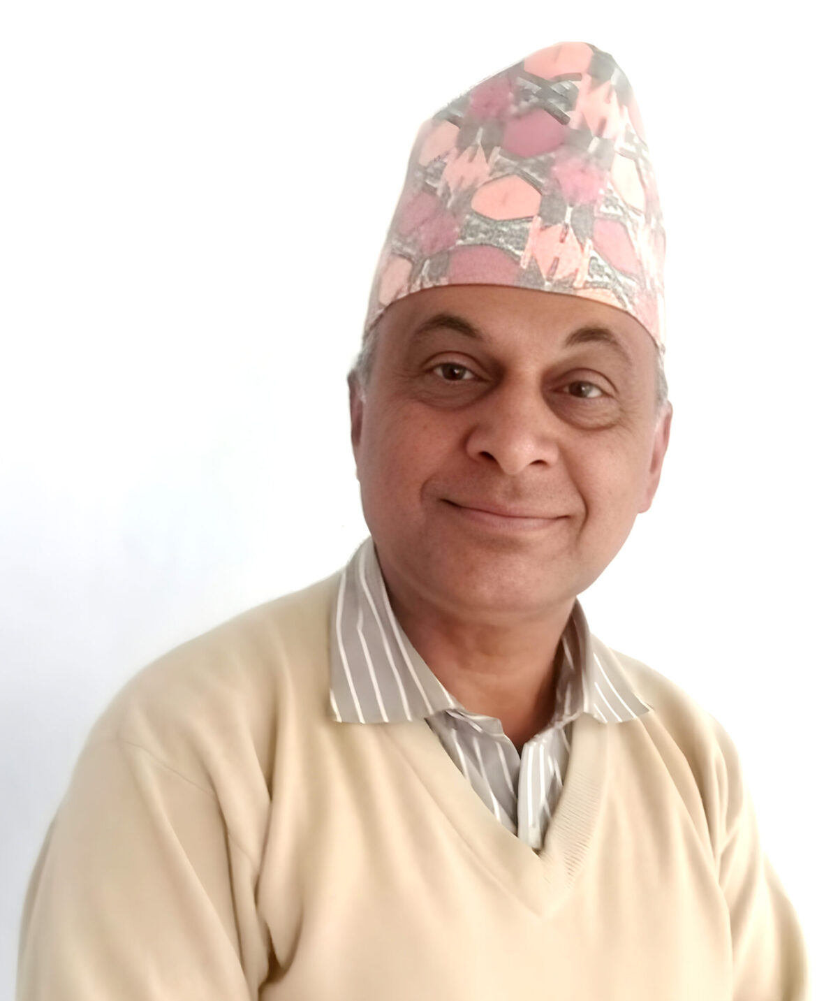 आफ्ना योजना सुनाउँदै घरदैलोमा ढकाल