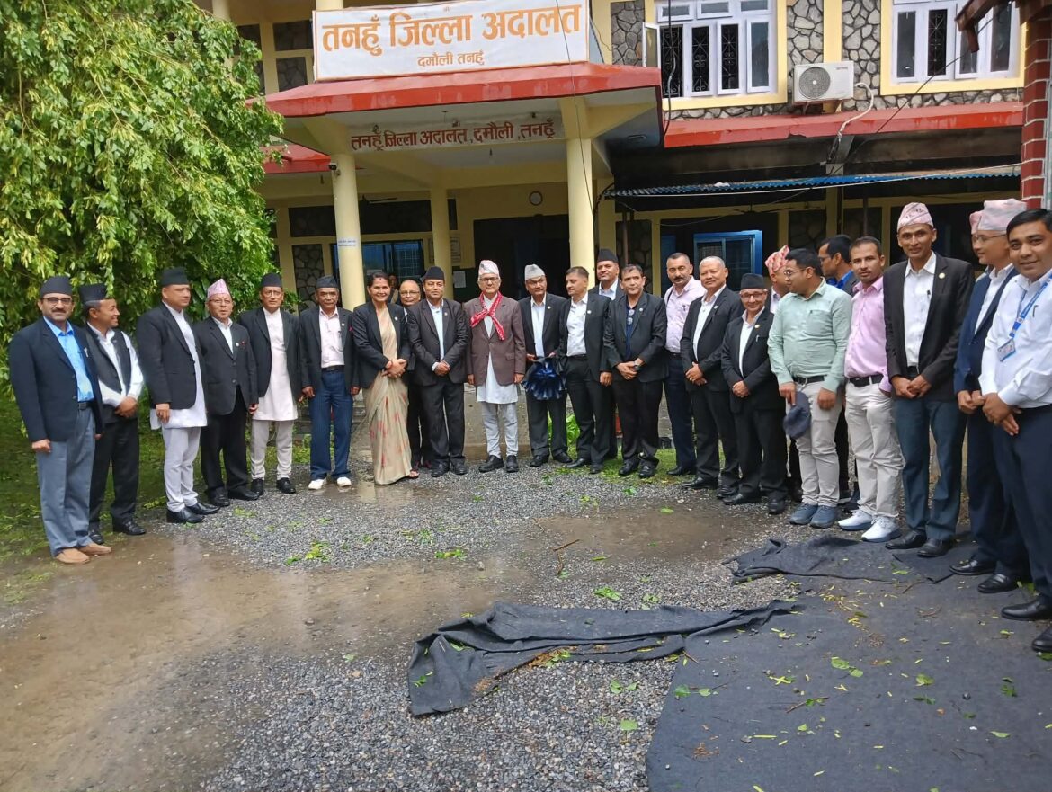 न्यायाधीश–बार अन्तरक्रिया